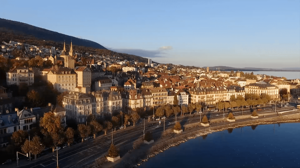 Prise de vue de la ville de Neuchâtel.